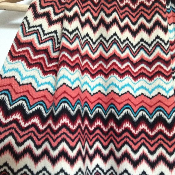 Multi-Coloured Chevron Pattern Infinity Scarf - Picture 4 of 8